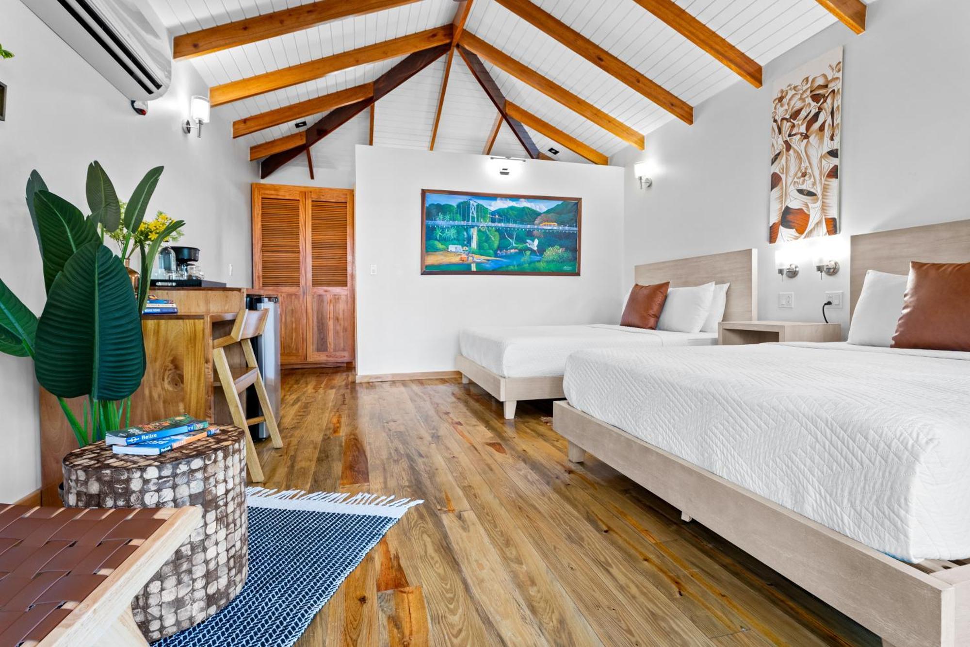 Coconut Row Boutique Hotel Hopkins Zewnętrze zdjęcie