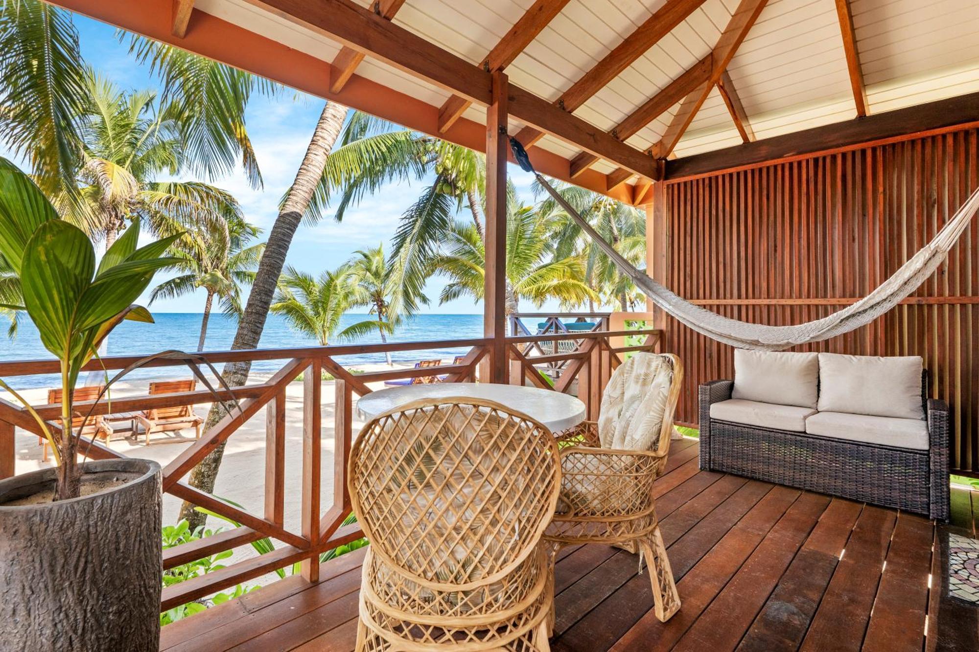 Coconut Row Boutique Hotel Hopkins Zewnętrze zdjęcie